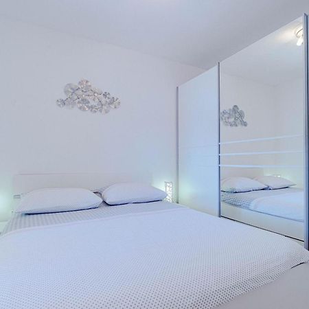 Apartments By The Sea Cove Zaglav, Korcula - 12208 ปริซบา ภายนอก รูปภาพ