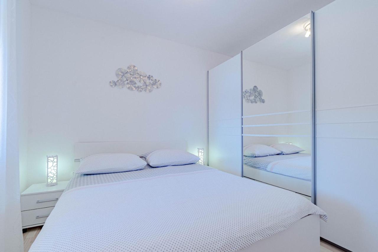 Apartments By The Sea Cove Zaglav, Korcula - 12208 ปริซบา ภายนอก รูปภาพ